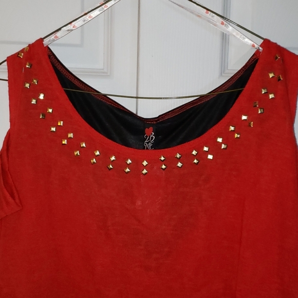 2 B Me blouse NWT - Picture 11 of 11